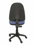 Chaise de bureau Aýna avec mécanisme Contact permanent de base, rembourrée de tissu bleu clair. Équipée d'une base en polyamide noir, sans accoudoirs et de roulettes en nylon de 50 mm.