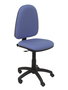 Chaise de bureau Aýna avec mécanisme Contact permanent de base, rembourrée de tissu bleu clair. Équipée d'une base en polyamide noir, sans accoudoirs et de roulettes en nylon de 50 mm.