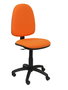 Chaise de bureau Aýna avec mécanisme Contact permanent de base, rembourrée de tissu orange. Équipée d'une base en polyamide noir, sans accoudoirs et de roulettes en nylon de 50 mm.