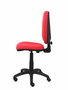 Chaise de bureau Aýna avec mécanisme Contact permanent de base, revêtue de tissu rouge. Équipée d'une base en polyamide noir, sans accoudoirs et de roulettes en nylon de 50 mm.