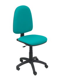 Chaise de bureau Aýna avec mécanisme Contact permanent de base, rembourrée de tissu couleur turquoise. Équipée d'une base en polyamide noir, sans accoudoirs et de roulettes en nylon de 50 mm.