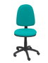 Chaise de bureau Aýna avec mécanisme Contact permanent de base, rembourrée de tissu couleur turquoise. Équipée d'une base en polyamide noir, sans accoudoirs et de roulettes en nylon de 50 mm.
