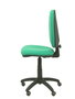 Chaise de bureau Aýna avec mécanisme Contact permanent de base, rembourrée de tissu vert émeraude. Équipée d'une base en polyamide noir, sans accoudoirs et avec des roulettes pour parquet