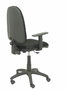 Chaise de bureau Aýna avec mécanisme de contact permanent de base, revêtue de tissu noir. Équipée d'une base en polyamide noir, d'accoudoirs 1D et de roulettes en nylon de 50 mm