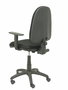Chaise de bureau Aýna avec mécanisme de contact permanent de base, revêtue de tissu noir. Équipée d'une base en polyamide noir, d'accoudoirs 1D et de roulettes en nylon de 50 mm