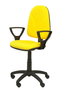 Chaise de bureau Algarra avec mécanisme « Contact permanent » de base, revêtue de tissu jaune. Équipée d'un piètement en polyamide noir, d'accoudoirs fixes et de roulettes en nylon de 50 mm