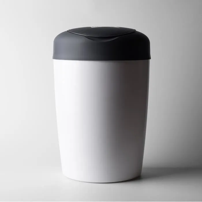Tommee Tippee Simplee Starter Pack - Poubelle à couches avec 6 recharges, film anti-bactérien parfumé, hermétique, élimine les odeurs, blanc