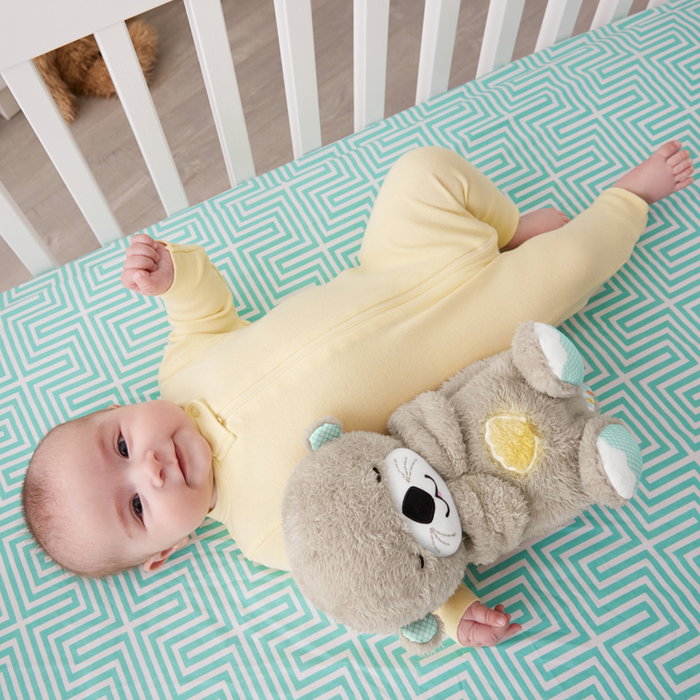 Fisher-Price Loutre Câlins Bonne Nuit - Peluche Veilleuse Musicale et de Relaxation