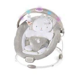 Ingenuity Transat bébé confort Petit Lapin avec arche d'éveil lumineuse, coussin réducteur amovible, pour nouveau-né - Cadeau bébé