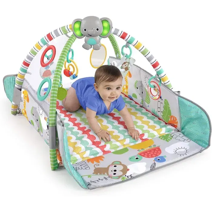 Bright Starts Tapis d'éveil bébé parc à balles Tropical avec 40 balles, 7 jouets détachables, 5 modes de jeu et coussin Bright Starts Tapis d'éveil bébé parc à balles Tropical avec 40 balles, 7 jouets détachables, 5 modes de jeu et coussin
