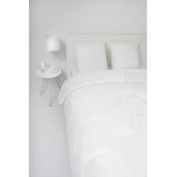 Abeil Couette légère Nuage de Douceur 200x200 cm blanc - Garnissage Cyclafill® et Airfill® - Certifiée Oeko-Tex