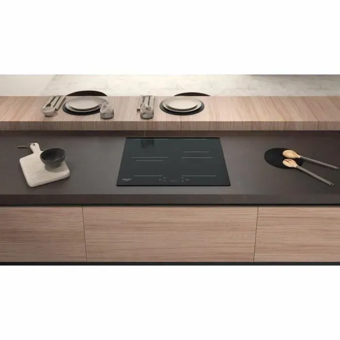Hotpoint HQ5660SNE - Table de cuisson à induction 4 foyers 7200 W - Noir - 60 cm avec booster et minuteur