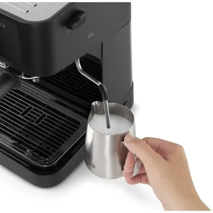 Delonghi EC235.BK Stilosa Machine à Expresso Noir avec Buse à Vapeur, Filtre 1/2 Tasses Compatible ESE et Grille Égouttoir 2 en 1