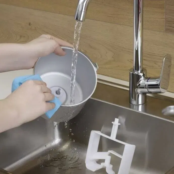 Severin Sorbetière EZ7405 - Capacité 2 litres - Fonction brassage et refroidissement - 180 W - Pour glaces, sorbets et yaourts glacés - Écran tactile LED