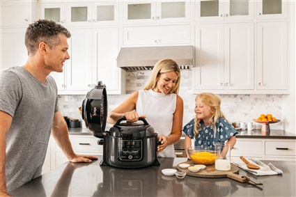 Ninja OP300EU Olla électrique multifonction 7 en 1 Foodi - Olla à pression, Air Crisp (friteuse sans huile), cuisson lente, vapeur, grill, rôtir/dorer - 6 litres