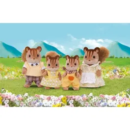 Sylvanian Families - Famille Écureuil Roux - 4 Personnages Miniatures Articulés avec Vêtements Amovibles - Pour Enfants de 3 Ans et Plus