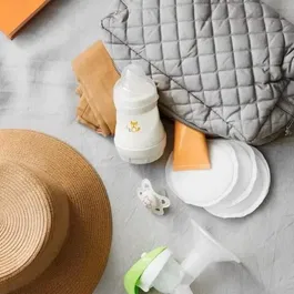 MAM Coussinets d'Allaitement 30 Unités - Ultra Fins et Super Absorbants, Discrets et Confortables