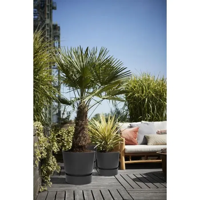 Elho Pot de fleurs rond Greenville 40, noir - Ø 39 x H 36,8 cm (31 L), plastique recyclé, résistant au gel avec réserve d'eau, pour extérieur Elho Pot de fleurs rond Greenville 40, noir - Ø 39 x H 36,8 cm (31 L), plastique recyclé, résistant au gel avec réserve d'eau, pour extérieur