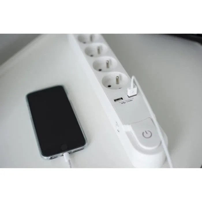 Chacon Bloc multiprise 5 prises 16A, interrupteur et disjoncteur, 2 ports USB, prise décalée, câble 3m HO5VV-F 3x1,5 mm² noir