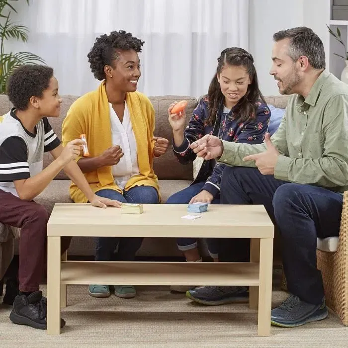 Hasbro Gaming Taboo Enfants contre Parents - Jeu de société de réflexion et plateau pour famille, version française