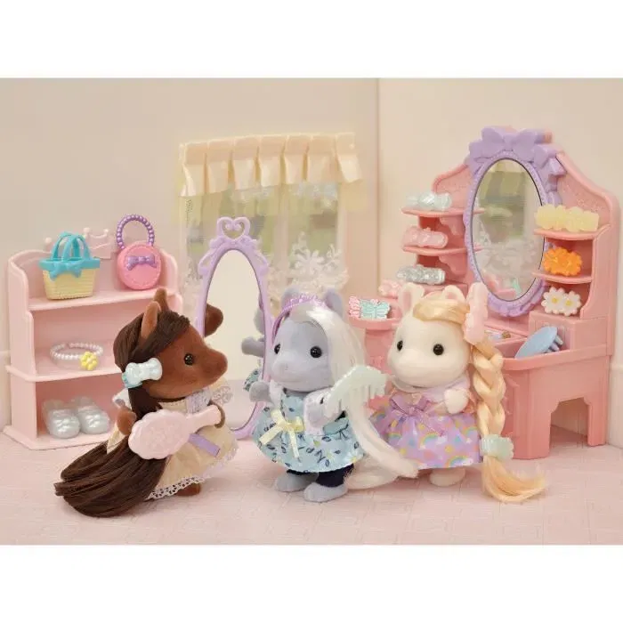 Sylvanian Families - Les amis poney et leurs kits de coiffure : 2 figurines, miroir, brosse, sacs et accessoires Sylvanian Families - Les amis poney et leurs kits de coiffure : 2 figurines, miroir, brosse, sacs et accessoires