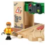 Brio World 33674 - Station de contrôle et d'aiguillage pour circuit de train en bois - Accessoire avec personnage articulé - Jouet pour enfant dès 3 ans