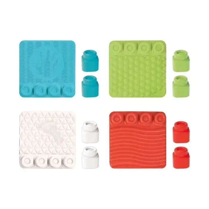 Clementoni Clemmy - Tapis sensoriel bébé 6 mois et plus - En caoutchouc souple et non toxique avec différentes textures tactiles stimulantes - Rouge et multicolore