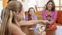 Mattel Games UNO Extreme avec distributeur de cartes
