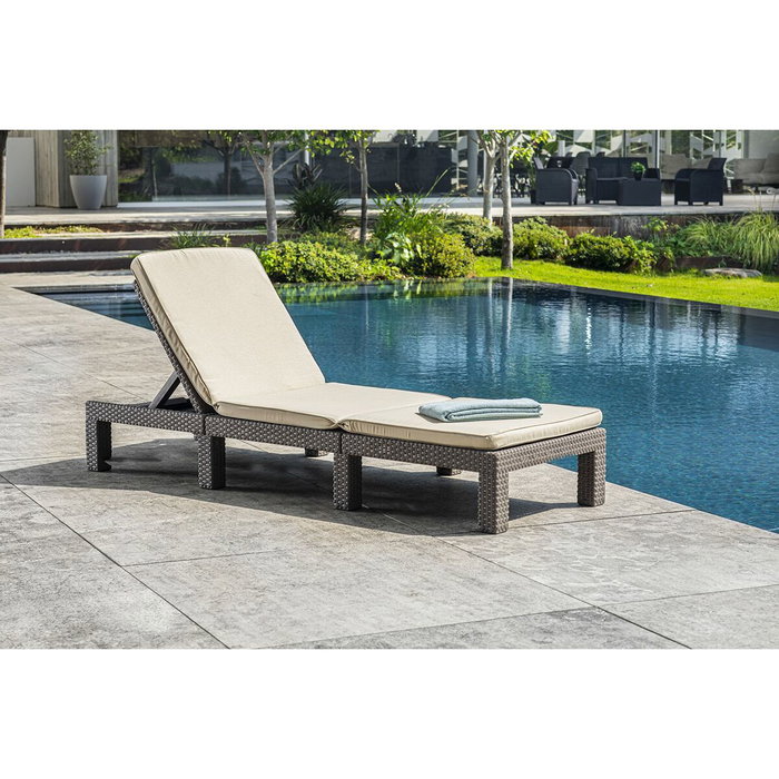 ALLIBERT by KETER Daytona - Bain de soleil en résine imitation rotin avec coussin - Cappuccino ALLIBERT by KETER Daytona - Bain de soleil en résine imitation rotin avec coussin - Cappuccino