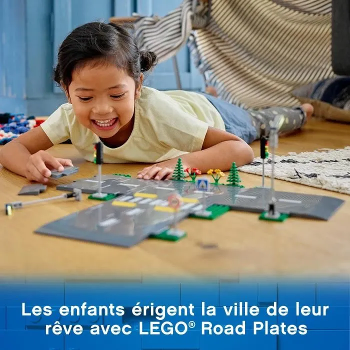 LEGO City 60304 Intersection à assembler, Jeu de construction ville avec panneaux et routes pour garçons ou filles LEGO City 60304 Intersection à assembler, Jeu de construction ville avec panneaux et routes pour garçons ou filles