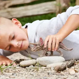 Schleich 15000 Dinosaurs - Figurine Tricératops réaliste du Jurassique, jouet dinosaure détaillé pour enfants dès 4 ans