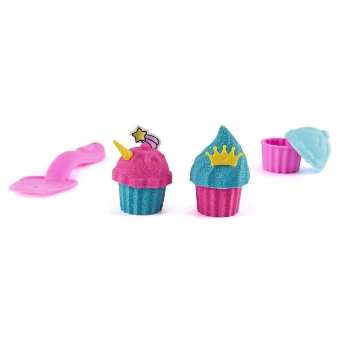 Spin Master Kinetic Sand Coffret Pâtisserie Licorne 453g, Sable Modelable, 3 Moules et 15 Accessoires