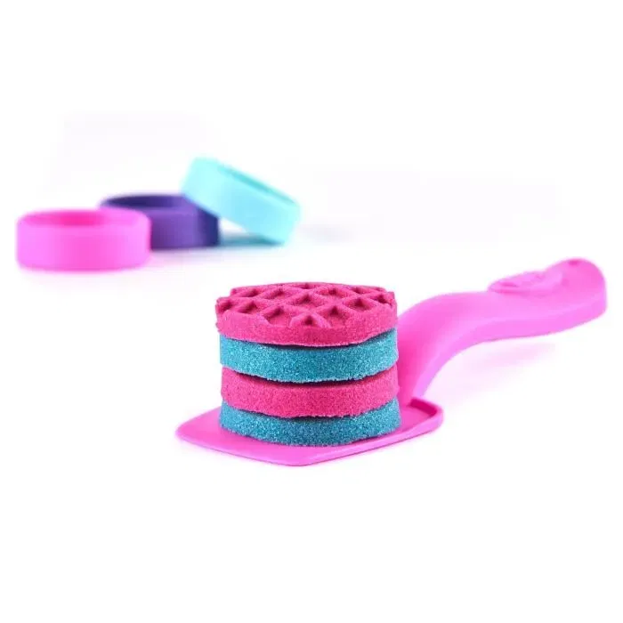 Spin Master Kinetic Sand Coffret Pâtisserie Licorne 453g, Sable Modelable, 3 Moules et 15 Accessoires