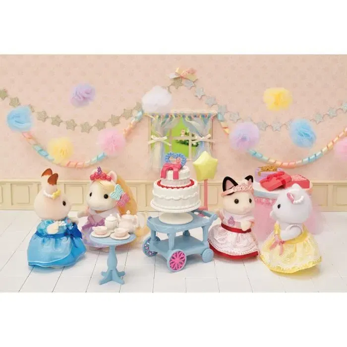 Sylvanian Families Figurine miniature 5646 - Fille chat bicolore et son goûter d'anniversaire, 25 accessoires, jouet pour enfant dès 3 ans, garantie 2 ans