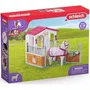 Schleich 42368 Horse Club - Box avec jument Lusitanienne, coffret de figurines avec 12 éléments et 1 cheval, jouet pour enfant dès 5 ans