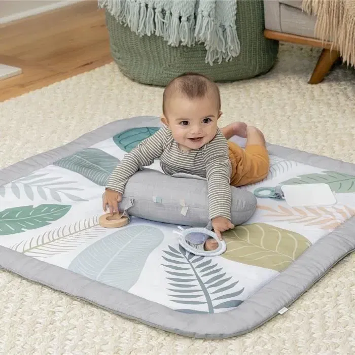 Ingenuity Tapis d'éveil bébé Petit Eléphant, 1x1 m, 12 cartes d'éveil mensuelles, 5 jouets détachables, lavable en machine, 0-3 ans Ingenuity Tapis d'éveil bébé Petit Eléphant, 1x1 m, 12 cartes d'éveil mensuelles, 5 jouets détachables, lavable en machine, 0-3 ans