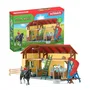 Schleich 42485 - Écurie avec boxes et animaux, coffret de 82 pièces avec chevaux, figurines et outils, jeu de ferme Farm World pour enfants dès 4 ans