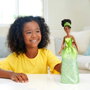 Disney Princess Poupée Tiana 29 cm HLW04 avec Tenue Scintillante, Diadème et Chaussures - Mattel