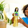 Mattel Disney Princess Poupée Mulan HLW14 - Articulée avec Tenue Brillante et Accessoires, Multilingue (Anglais, Français)