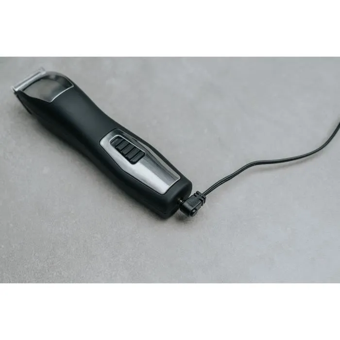 Wahl Groomsman Pro - Tondeuse à Barbe et Moustache Rechargeable 2,4 V - Autonomie 60 min - Avec 6 Sabots et Accessoires - Noir Argent Wahl Groomsman Pro - Tondeuse à Barbe et Moustache Rechargeable 2,4 V - Autonomie 60 min - Avec 6 Sabots et Accessoires - Noir Argent