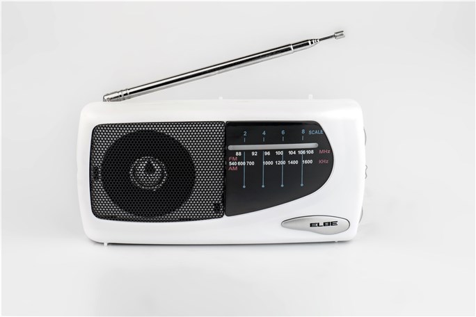 Radio portative Elbe RF-52-SOB en blanc avec tuner analogique FM/AM, haut-parleur intégré et antenne télescopique