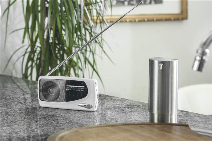 Radio portative Elbe RF-52-SOB en blanc avec tuner analogique FM/AM, haut-parleur intégré et antenne télescopique