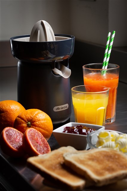 Ariete 417/00 - Exprimeur électrique Breakfast avec mouvement rotatif et système anti-gouttes, 40W, pour oranges et pamplemousses - Gris (Graphite) Ariete 417/00 - Exprimeur électrique Breakfast avec mouvement rotatif et système anti-gouttes, 40W, pour oranges et pamplemousses - Gris (Graphite)
