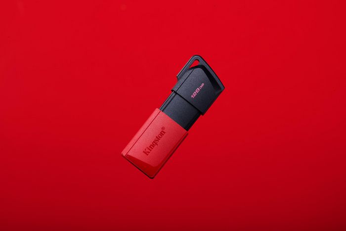 Kingston DataTraveler Exodia M 128GB Clé USB 3.2 Gen 1 Noir et Rouge Kingston DataTraveler Exodia M 128GB Clé USB 3.2 Gen 1 Noir et Rouge