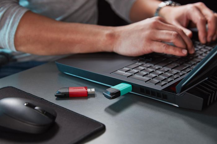 Kingston DataTraveler Exodia M Clé USB 256GB USB 3.2 Gen 1 - Noir et Turquoise - Stockage Portable avec Capuchon et Anneau Kingston DataTraveler Exodia M Clé USB 256GB USB 3.2 Gen 1 - Noir et Turquoise - Stockage Portable avec Capuchon et Anneau