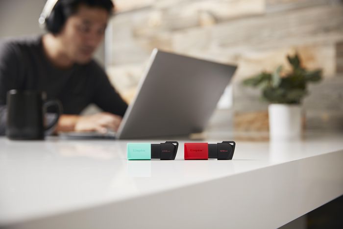 Kingston DataTraveler Exodia M Clé USB 256GB USB 3.2 Gen 1 - Noir et Turquoise - Stockage Portable avec Capuchon et Anneau Kingston DataTraveler Exodia M Clé USB 256GB USB 3.2 Gen 1 - Noir et Turquoise - Stockage Portable avec Capuchon et Anneau