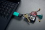 Kingston DataTraveler Exodia M Clé USB 256GB USB 3.2 Gen 1 - Noir et Turquoise - Stockage Portable avec Capuchon et Anneau