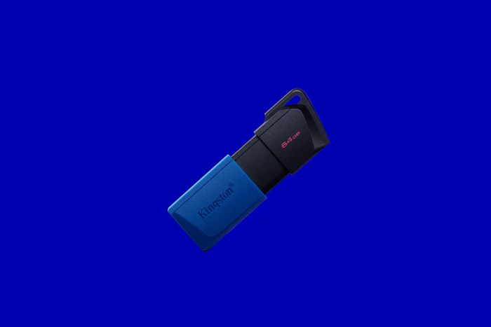 Kingston DataTraveler Exodia M 64GB Clé USB 3.2 Gen 1 - Noir et Bleu Kingston DataTraveler Exodia M 64GB Clé USB 3.2 Gen 1 - Noir et Bleu