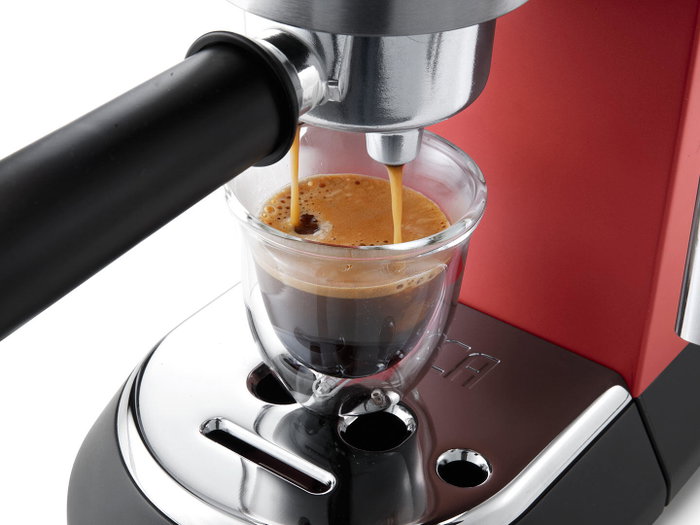 De'Longhi Machine à café automatique EC685.R Noir, Rouge, Argent
