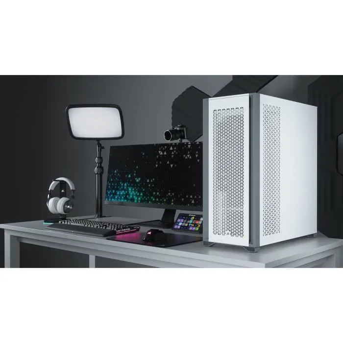 Corsair CC-9011219-WW Boîtier PC ATX Full-Tower 7000D Airflow avec Panneau Latéral en Verre Trempé - Blanc